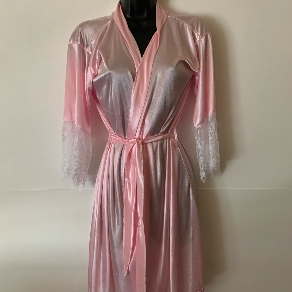 Pink Laced Sleeve Kimono Robe 💫